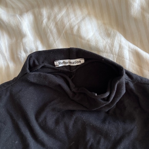 Reformation Lindy Top Sleeveless Mock Neck sz XS Black - Picture 3 of 4